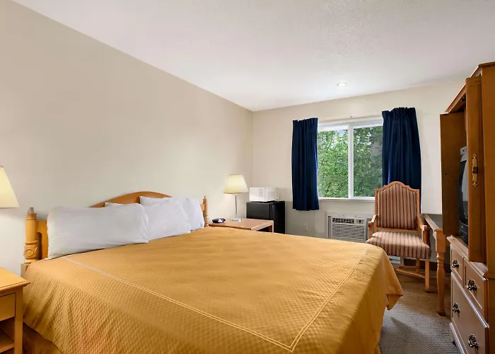 Travelodge By Wyndham Port Of Tacoma Wa